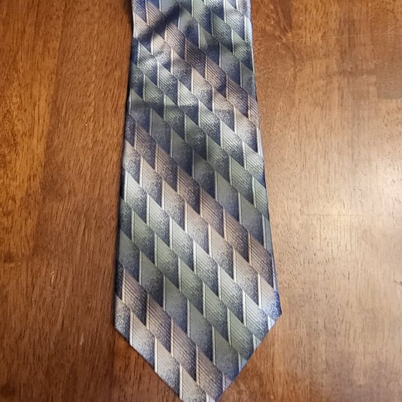 Crazy Horse ~ Geometric Necktie ~ New Condition - Picture 3 of 9